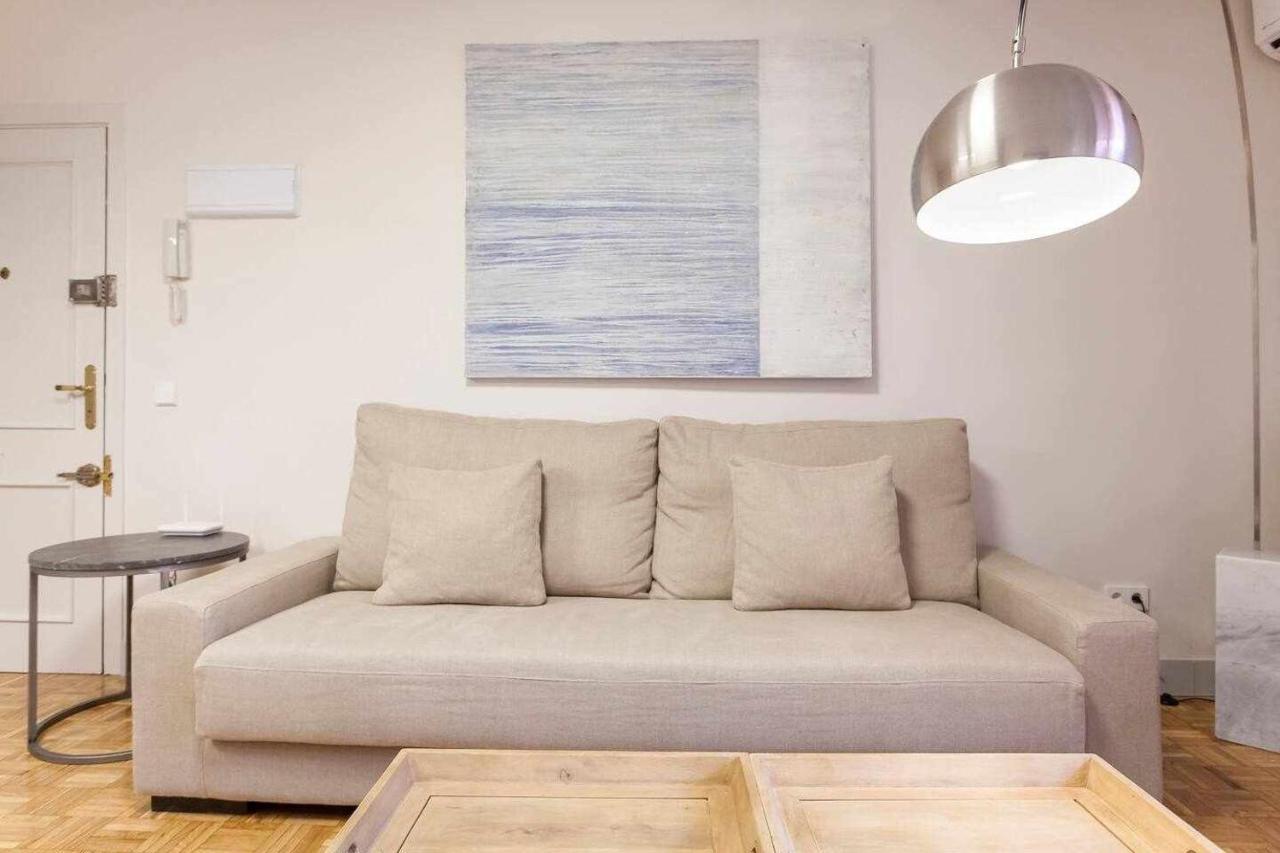 Apartamento Lujo Castellana Chamartin Appartement Madrid Buitenkant foto